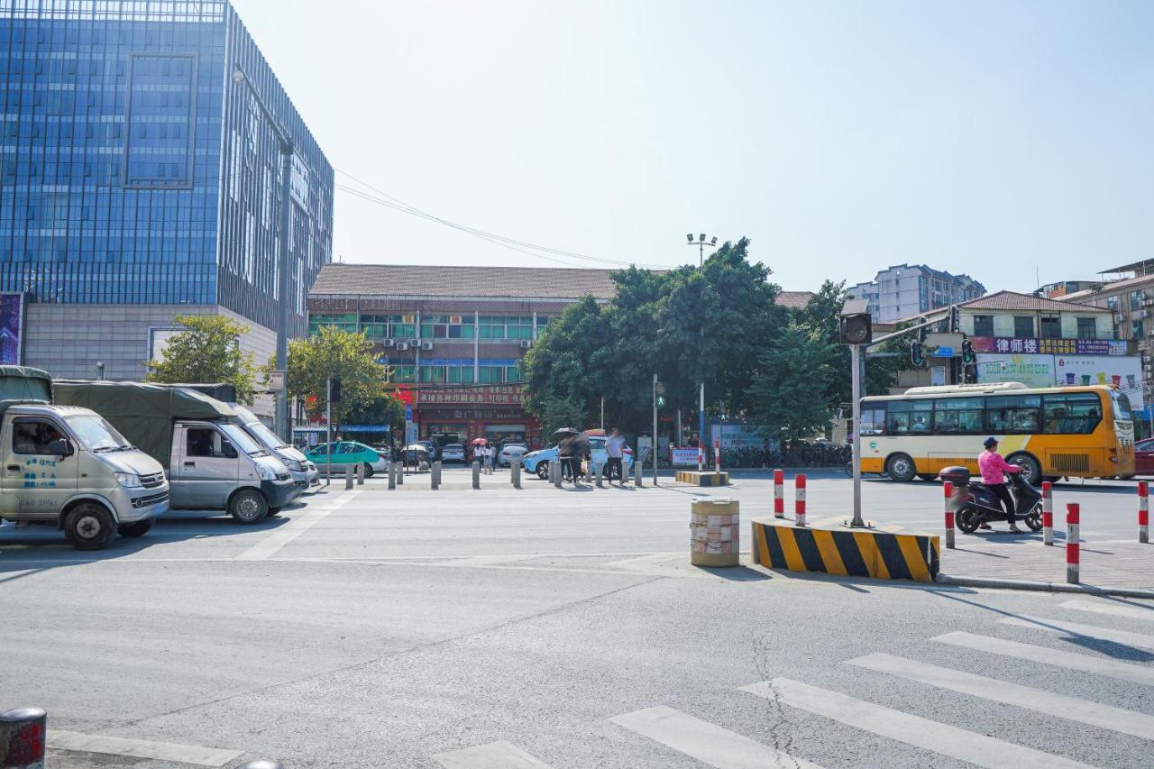 Felice Hotel-Guangzhou Baiyun International Airport Renhe Metro Station Branch Exterior foto